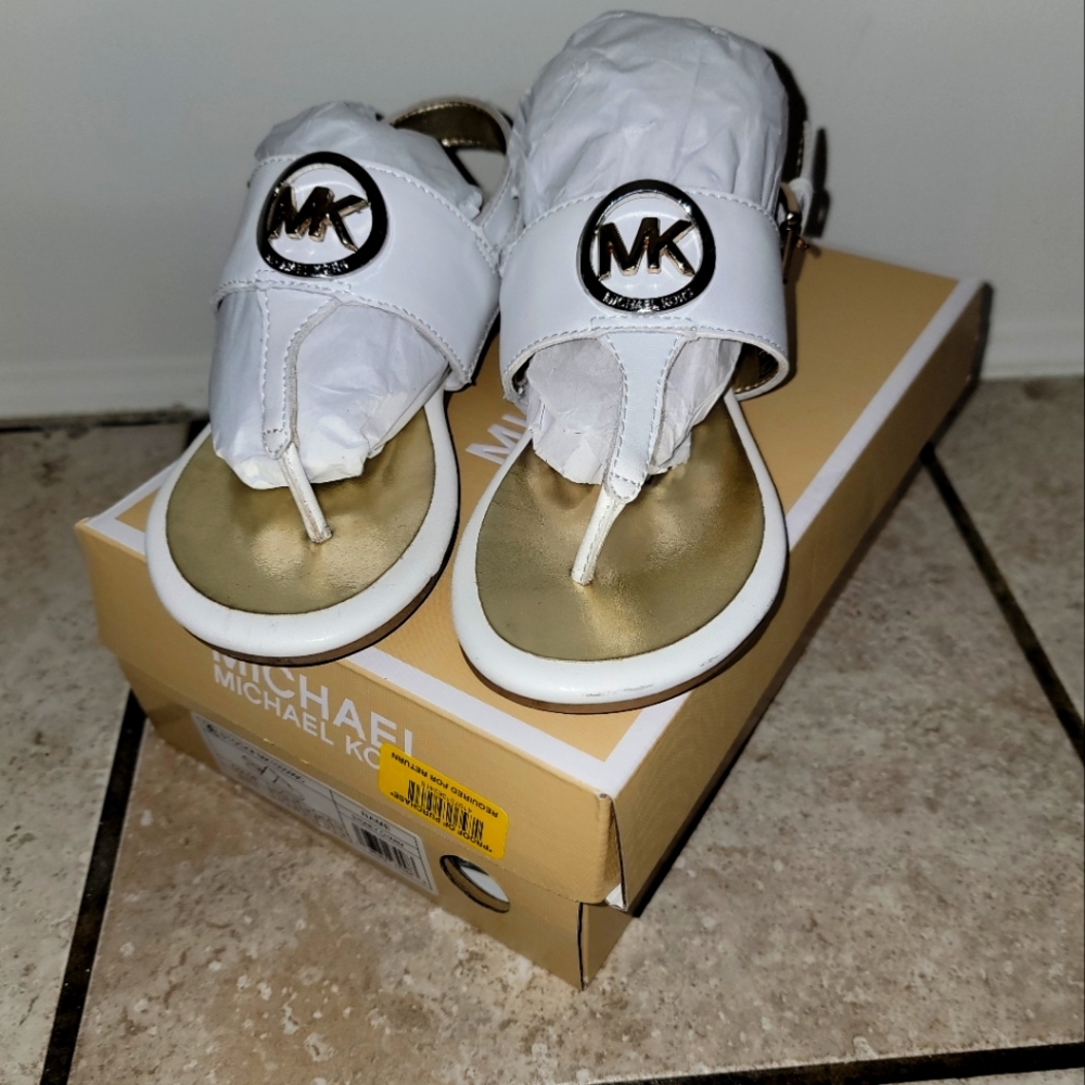 Michael Kors Girls' Sydney Leather Logo Charm Sandals